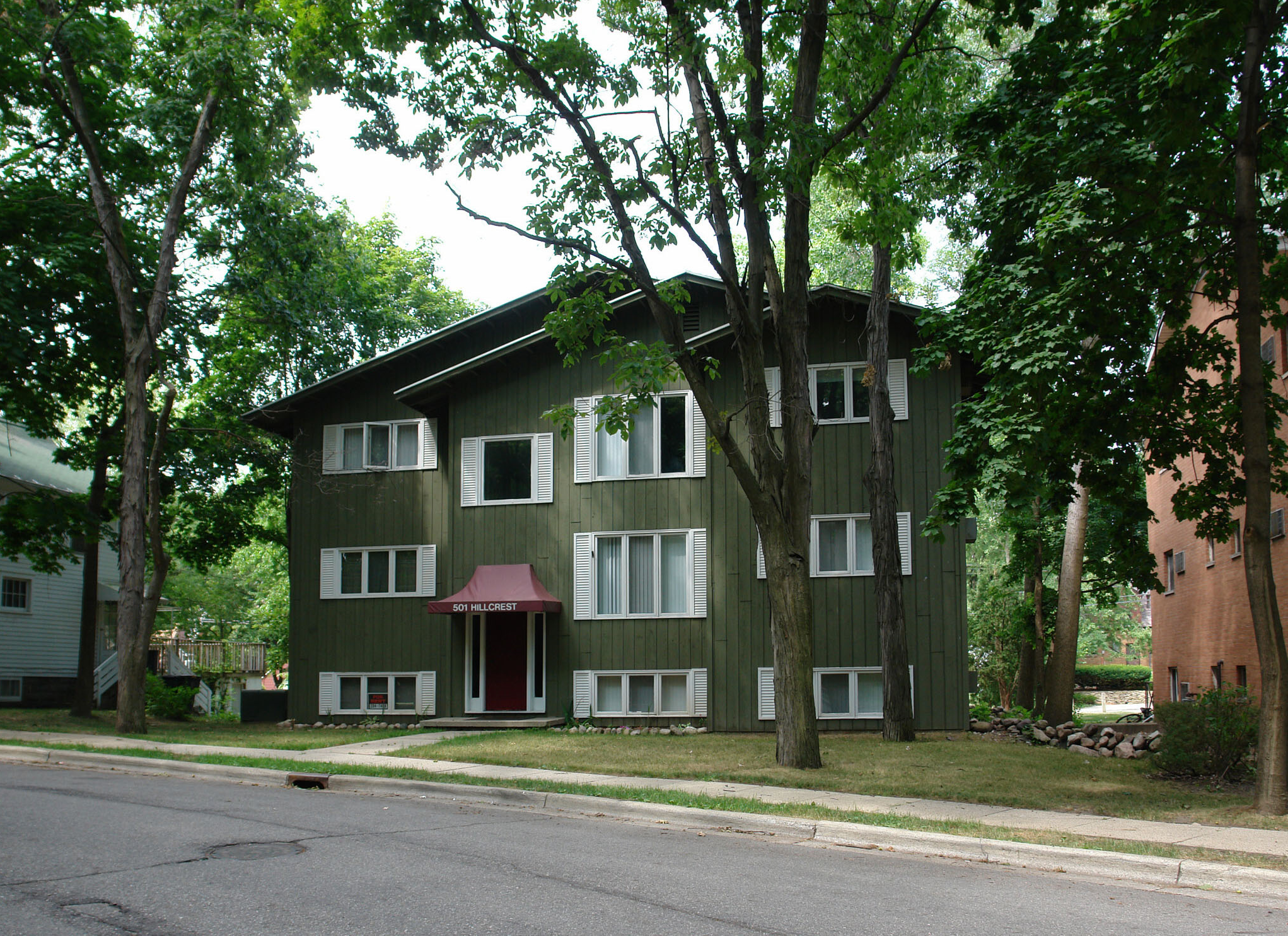 501 Hillcrest Apartments in East Lansing, MI